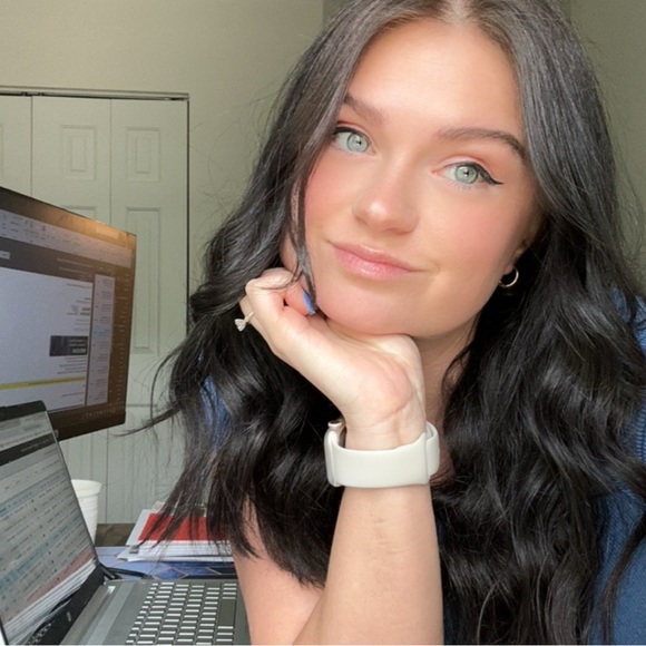 Meet your Posher, Kaitlynn - Picture 1 of 1